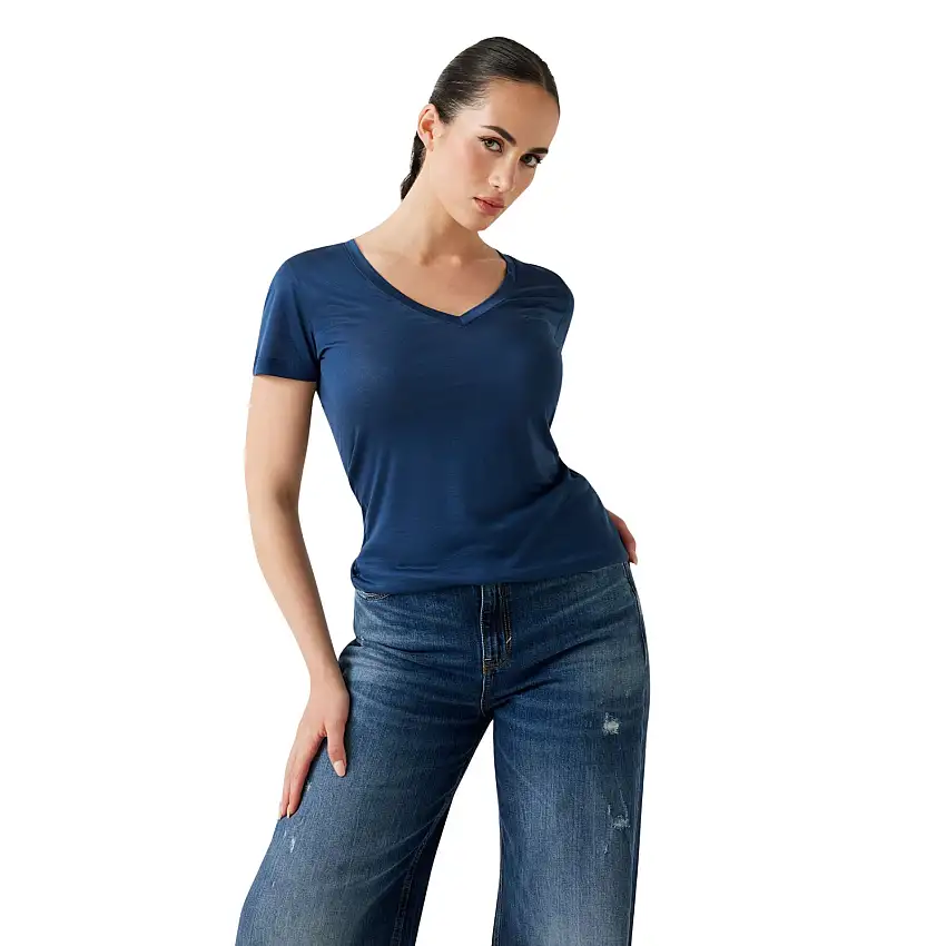 T-shirt da donna con scollo a V Guess Light Basic