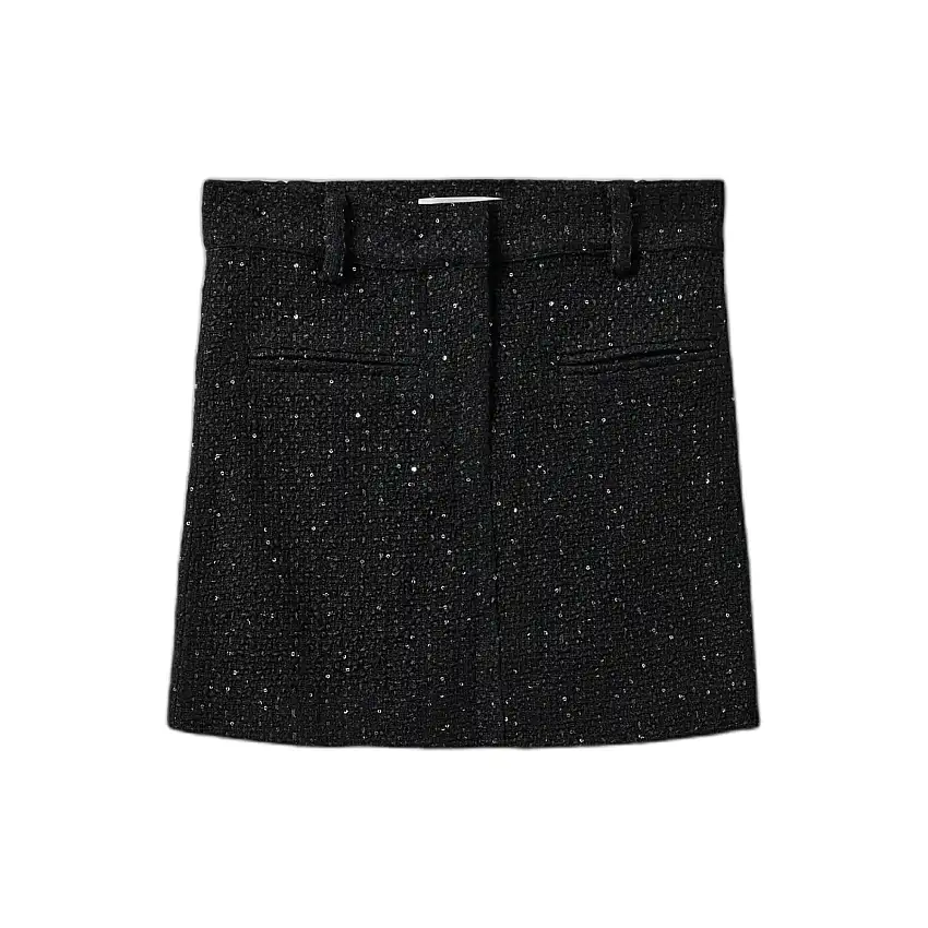 Ragazza in minigonna Sofie Schnoor Robynsy